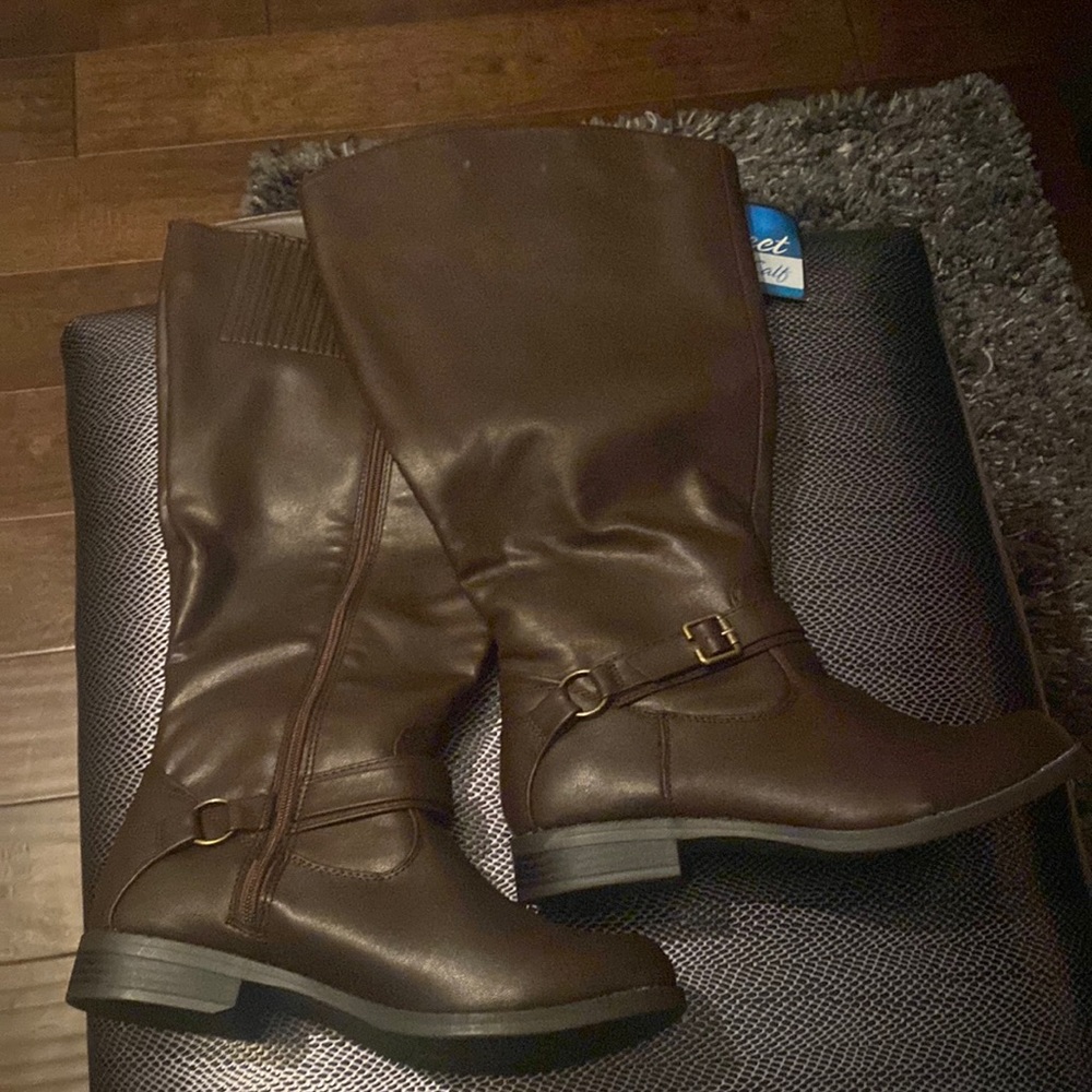 Extra Wide Brown Calf Boots.